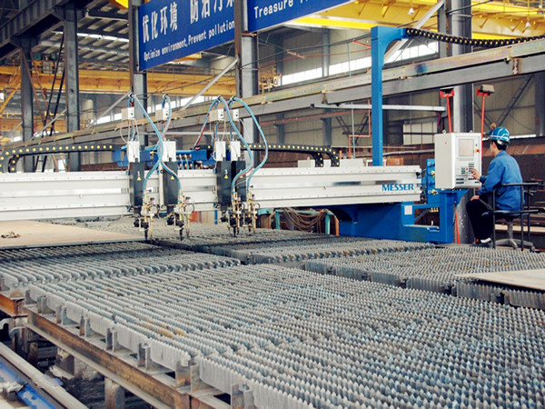 Weihua usa la tecnología avanzada para la producción de grúa tipo pluma